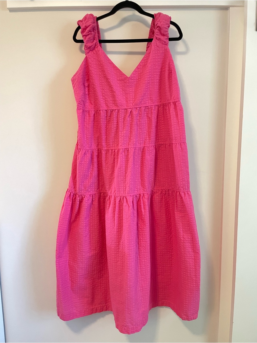 Old Navy Fit & Flare Tiered Seersucker V-Neck Ruffle Strap Dress